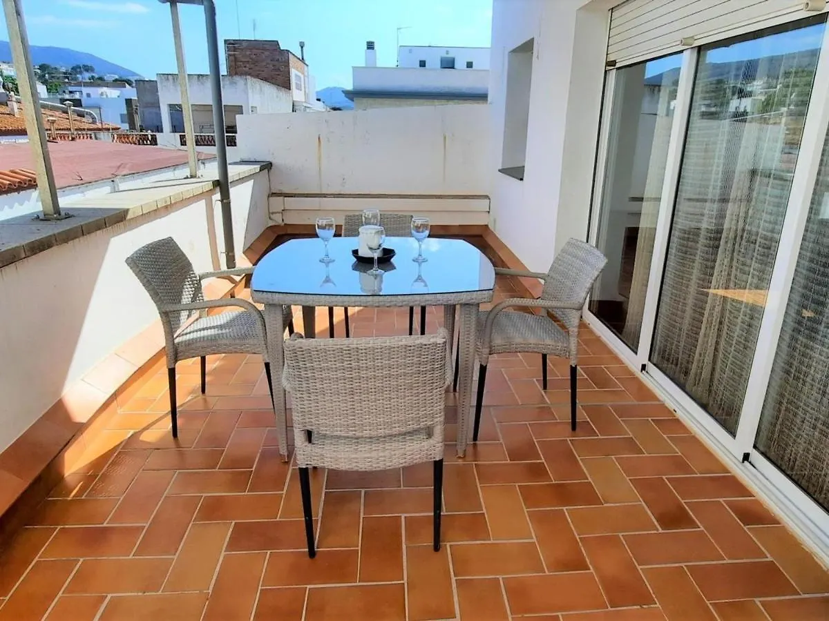Apartamento Con Terraza Centro Del Puerto, Ideal Para Parejas - Llanca, Costa Brava - Es-170-31